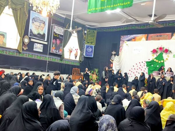 تجلیل از مادران شهید روستا در آیین روز مادر حسینیه علی اکبری فدافن 