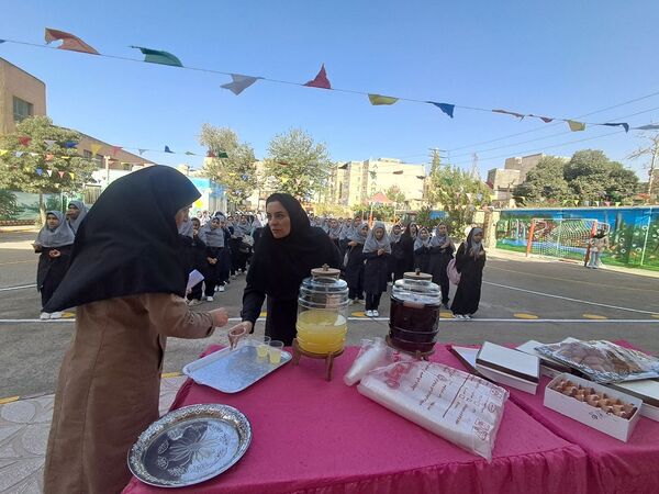 جشن جوانه‌ها در دبیرستان هیات امنایی حضرت معصومه(س) ناحیه 4 کرج 