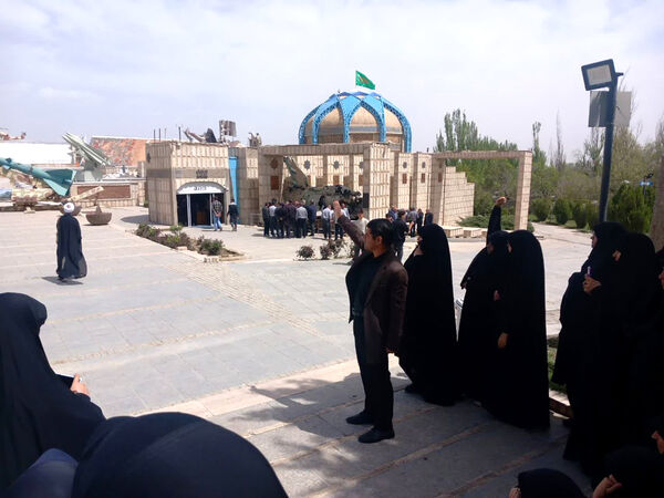اعزام دانش‌آموزان بسیجی قم به اردوی راهیان نور غرب کشور