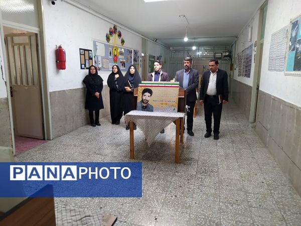 یادواره شهدای دانش‌آموزی در مدارس پسرانه و دخترانه اقلید  