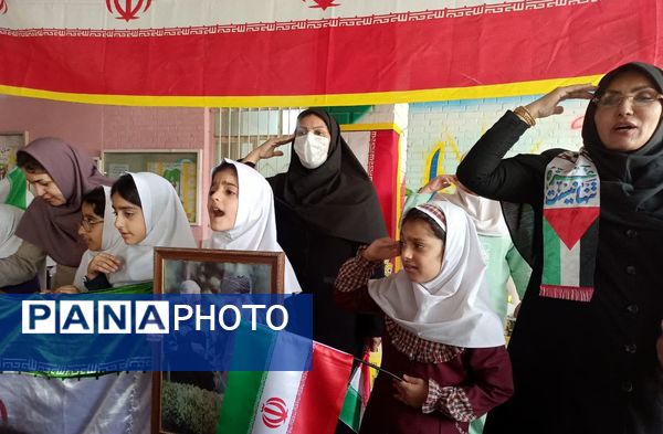 زنگ انقلاب در مدرسه شهید ابراهیم تنیده ناحیه یک بندرعباس به صدا در آمد