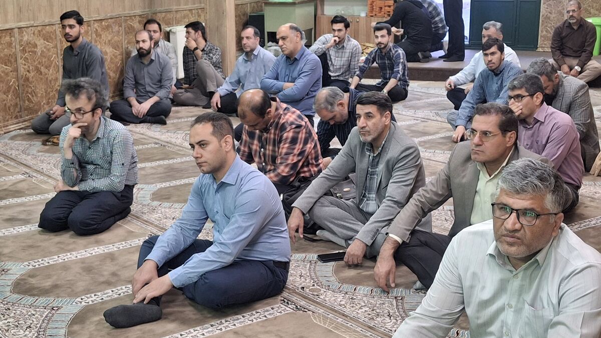 مراسم گرامیداشت شهدای خدمت در آموزش و پرورش منطقه ۱۴ برگزار شد