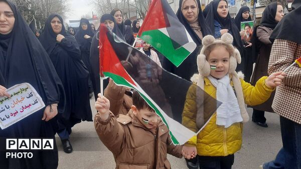 تجمع دانش‌آموزی-فرهنگی در محکومیت جنایات آمریکایی-صهیونی در تالش