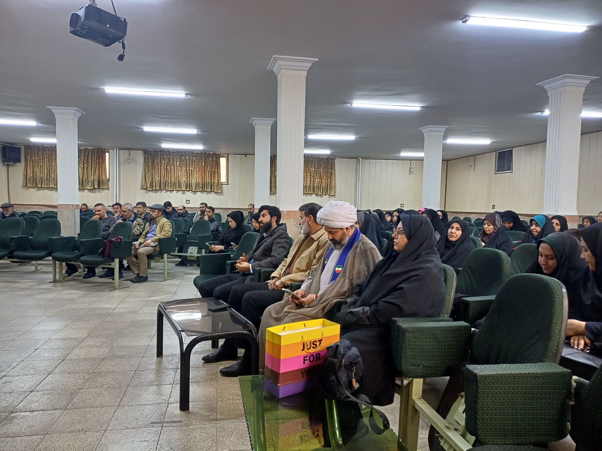 کارگاه آموزشی مربیان تشکل پیشتازان سازمان دانش‌آموزی ناحیه 2 کرج و شهرستان فردیس