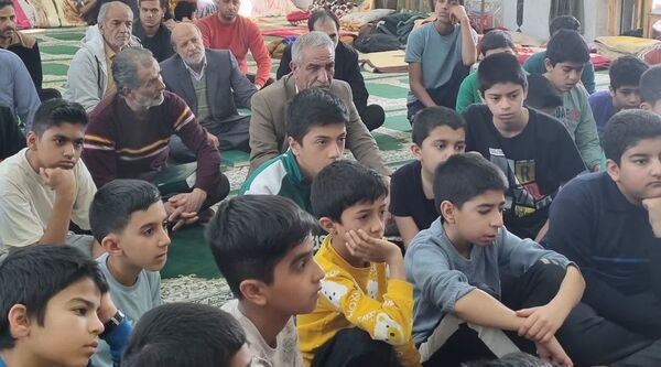 حضور پرشور دانش‌آموزان خلیل آبادی در مراسم معنوی اعتکاف
