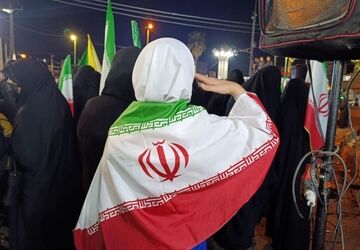 تجمع گسترده مردم جان‌فدای پلدختر در حمایت از ایران