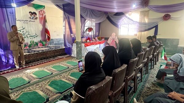 جشن عاطفه‌ها در دبستان حضرت زینب(س) شهر اراک
