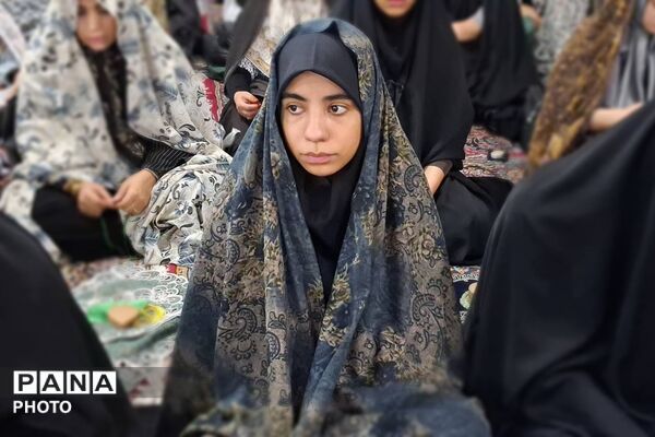 دانش‌آموزان بهارستانی، طلایه‌داران وحدت و معنویت در نماز جمعه