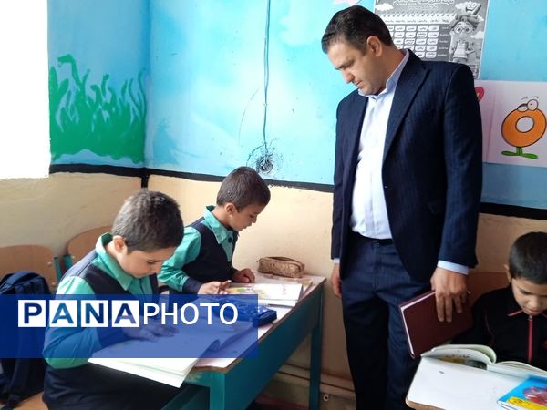 بازدید مسئولان آموزش و پرورش استان یزد از واحدهای آموزشی خاتم 