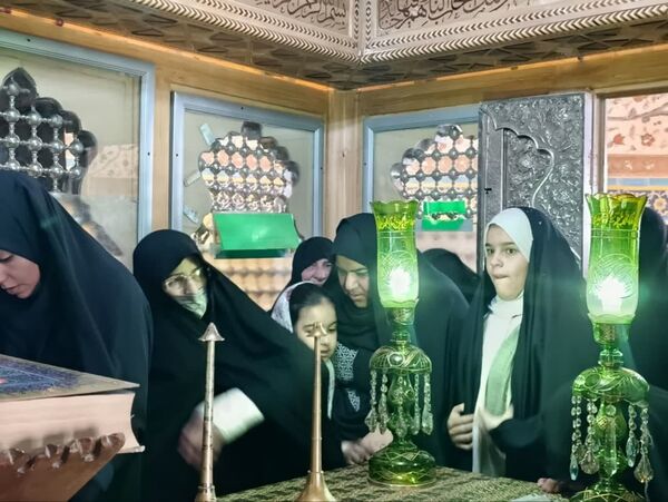مراسم غبار روبی و زیارت ضریح مطهر سلطانعلی ابن امام محمد باقر (ع) در کربلای ایران 