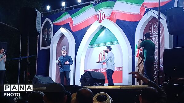 مردم خون خواه رهبر شهید و پا در رکاب رهبر جدید