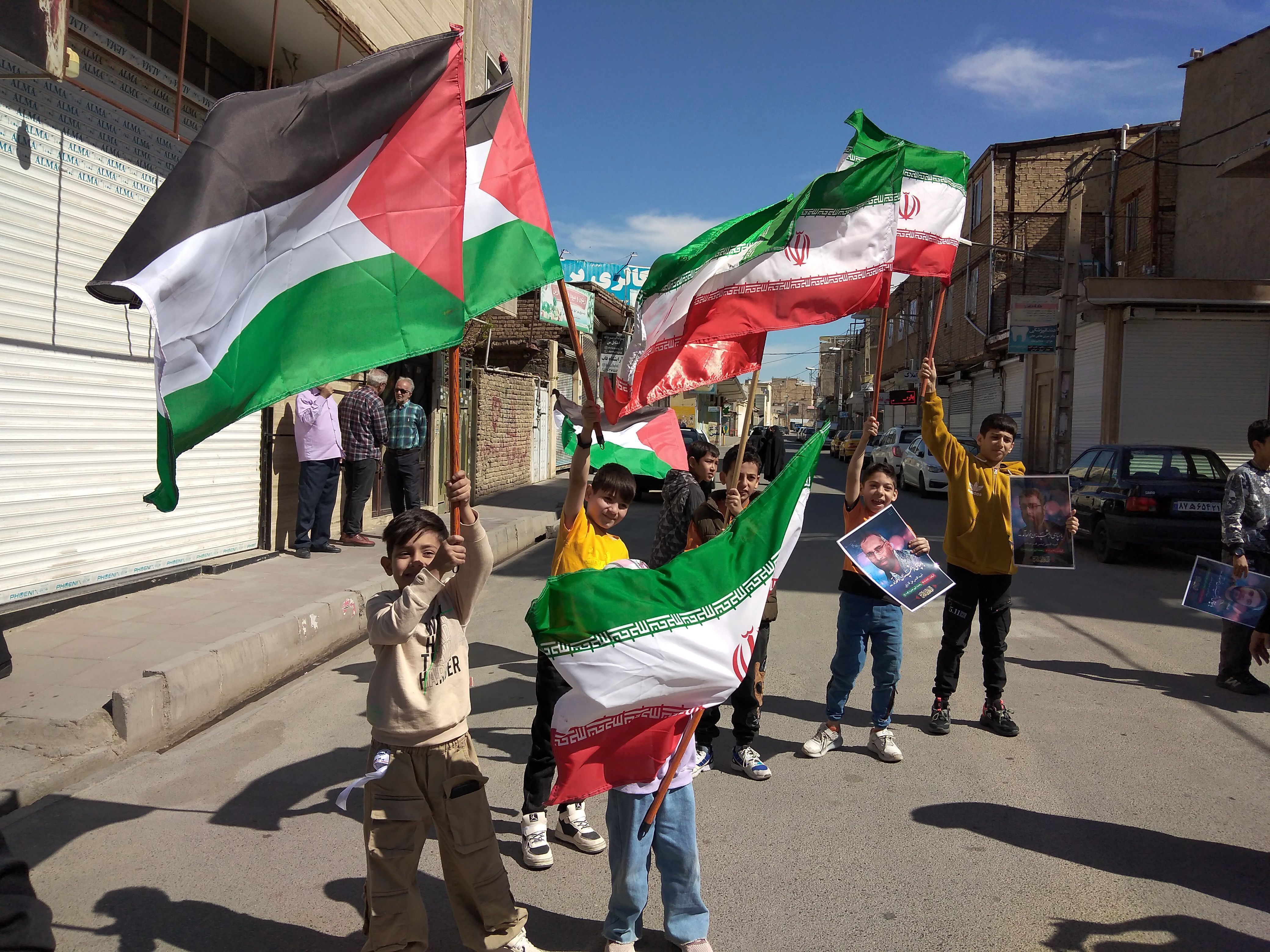قوی باشید، خون فرزندان شهید شما هرگز هدر نمی‌رود
