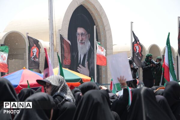 آخرین وداع با قائد شهید: پیکر مطهر آیت‌الله سیدعلی‌خامنه‌ای در میان سیل عاشقان به مصلی تهران رسید 