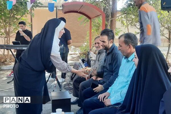 نواختن زنگ مهر در دبستان باران روستای قشلاق معین آباد پیشوا