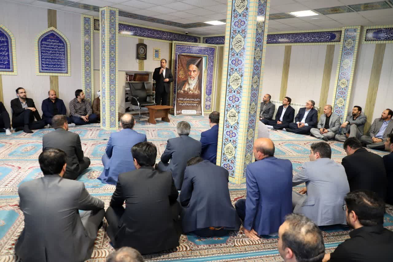 ضرورت تبیین جایگاه ولایت فقیه و فلسفه انقلاب برای نسل جوان