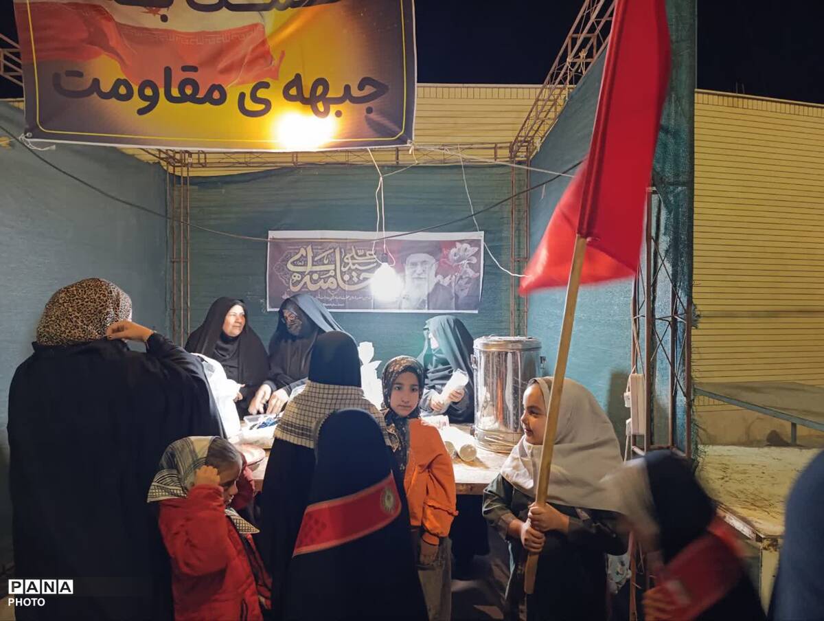 میزبانیِ موکب امام خامنه‌ای توسط دانش‌آموزان پیشتاز خدیجه کبری مهردشت ابرکوه