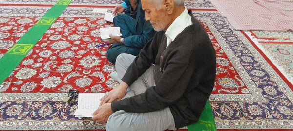 اعتکاف غوطه ور شدن در دریای روشن امید