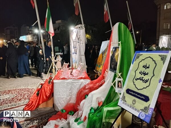 نماز جماعت بزرگ دانش‌آموزان مشهدی همزمان با اجلاس سراسری نماز 