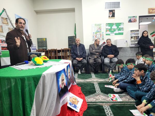 بزرگداشت حماسه ۹ دی در مدرسه نور ایمان منطقه پردیس 