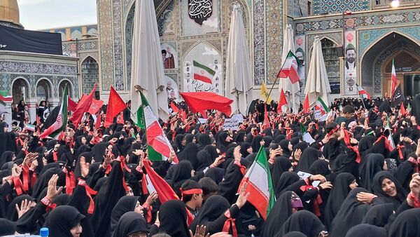 گردهمایی باشکوه بانوان مشهدی در اجتماع "یک ایران یک زینب" در حرم مطهر رضوی
