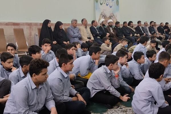 طنین زنگ قرآن و عترت در پیشوا؛ آغاز روزی معنوی در کنار مسئولان