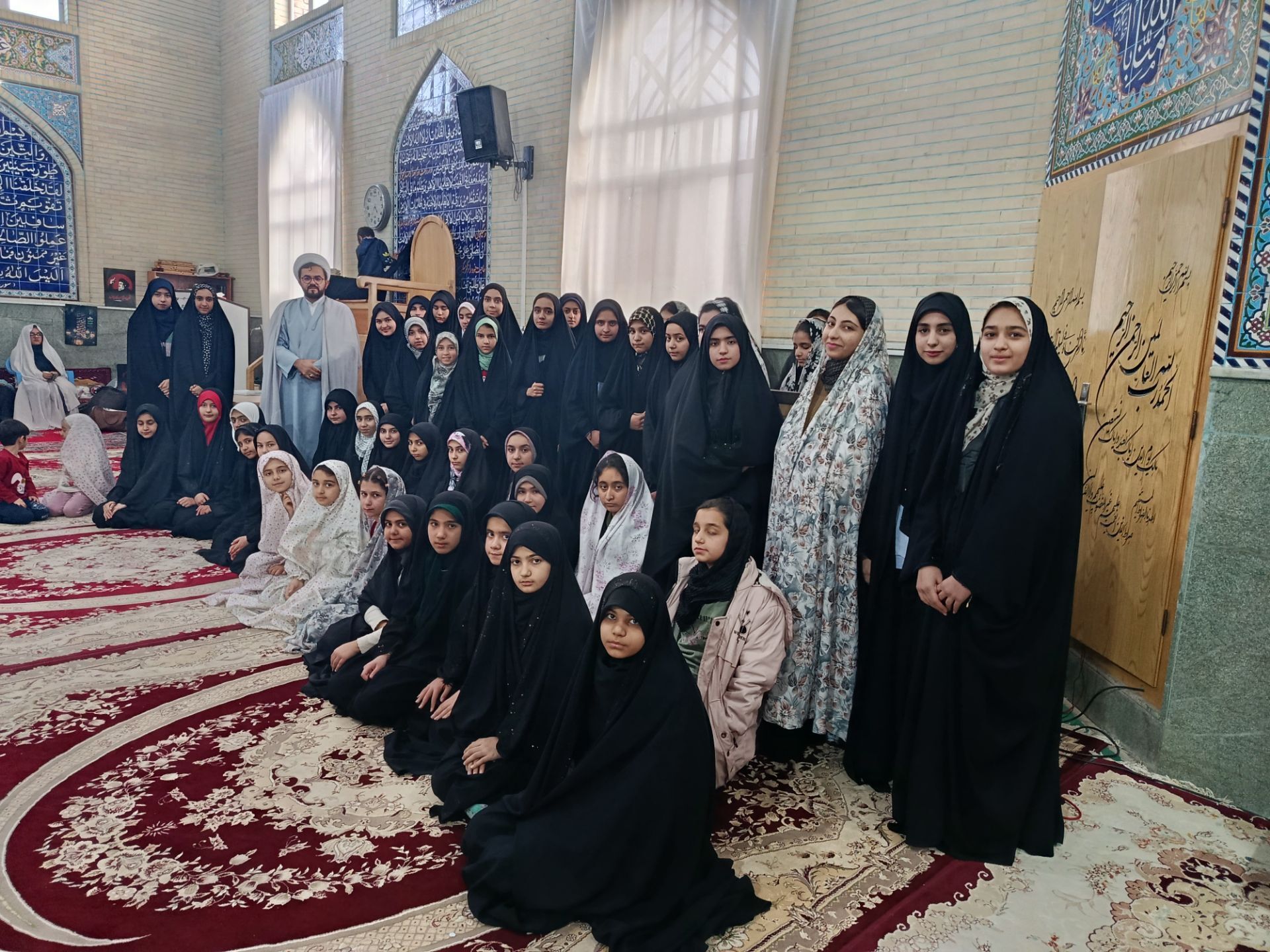 عطر حضور و خلوت با خدا در مسجد امام حسین شهر سورشجان