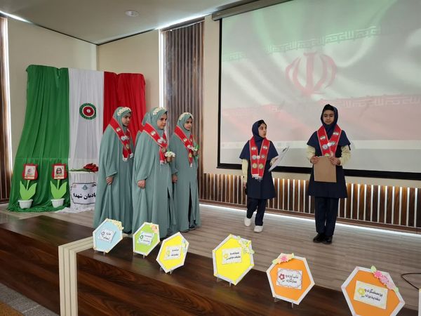 برگزاری مراسم یاوران انقلاب در دبستان آرمینه مصلی نژاد ناحیه ۶ مشهد 