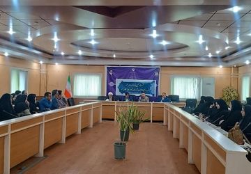 نشست فرماندار و مدیر آموزش و پرورش محمودآباد با معلمان نمونه