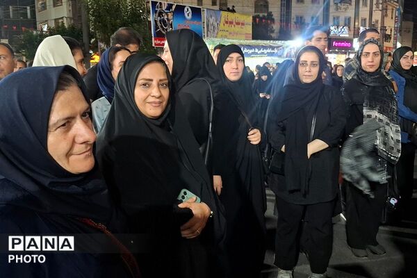  نجوای عشق در میدان قدس؛هم نوایی  دانش‌آموزان با «قاسم» 