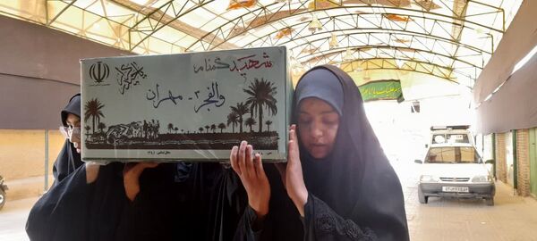 میزبانی دانش‌آموزان دختر شهرستان تفت از شهید گمنام