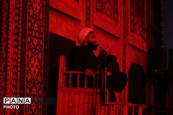 حرم شهدای گمنام آباده؛ میعادگاه دلدادگان حسینی