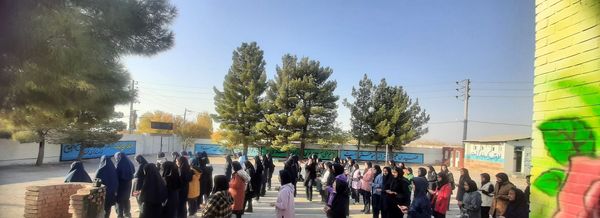 صبحگاه دبیرستان دخترانه دوره اول پروین اعتصامی  روستای انداد
