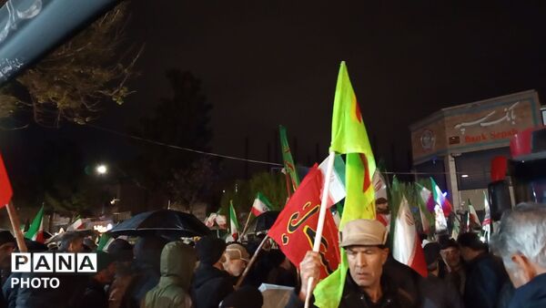 نیشابور  در آغوش باران؛ قصه دلدادگی مردم در مسجد جامع 