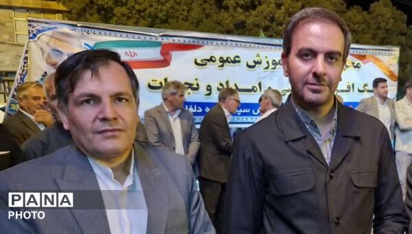 موج ۱۷۲ اجتماع شبانه مردم دلفان با تجلیل از ۲۲ خانواده آزاده