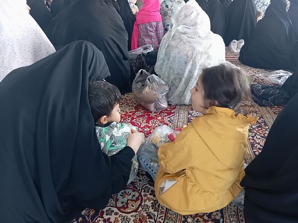 حضور کودکان در نماز جمعه شهرستان کاشمر