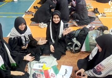 شور و نشاط دانش‌آموزان ناحیه 2 قم در برگزاری آزمون لیگ جت