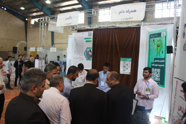 چهارمین جشنواره خلاقیت و دست‌سازه هنرستان قدس قم