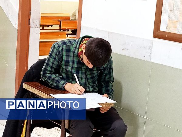 برگزاری امتحانات نوبت اول در دبیرستان میثاق کاشمر