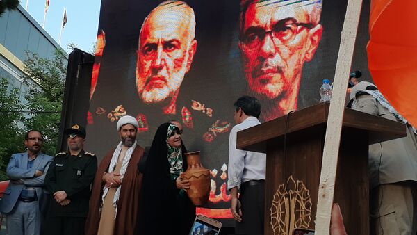 جلوه‌هایی از اجتماع مردم بجنورد در تجلیل از بانوی شجاع رسانه ملی