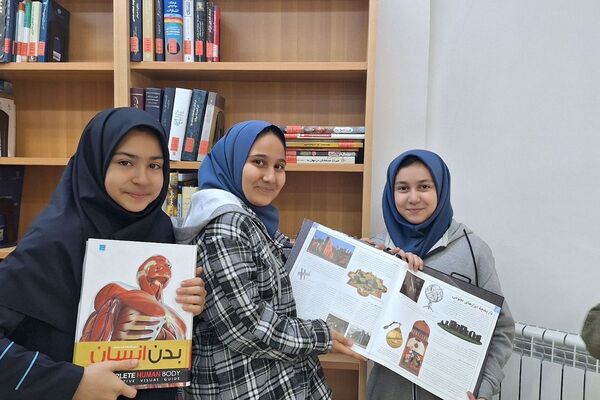  بازدید مدرسه نرگس پردیس از کتابخانه شیخ بهایی