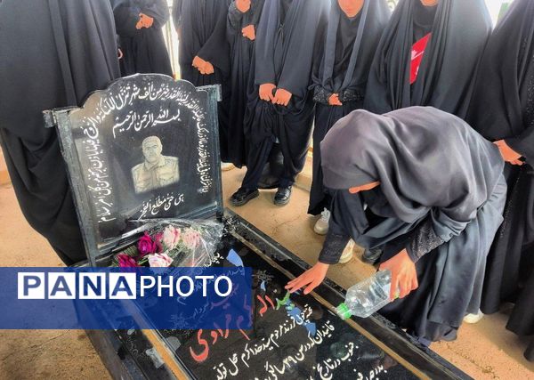 غبار‌روبی مزار شهدا در آستان مقدس امام زاده جعفر (ع) منطقه میانکوه 