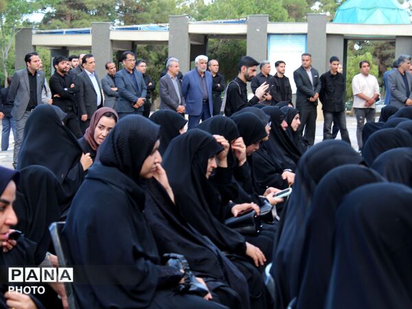 وزیر آموزش و پرورش در اولین سالگرد شهید محمد کاظمی در بهشت رضای مشهد