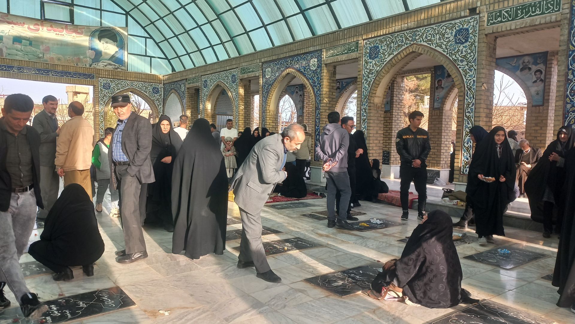 آیین چراغ برات در مزار شهیدان خلیل آباد