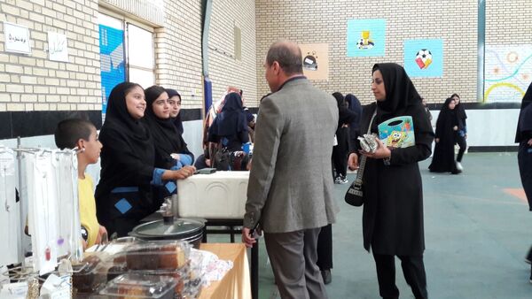 برپایی بازارچه مدرسه‌ای در مجتمع عشایری امید انقلاب