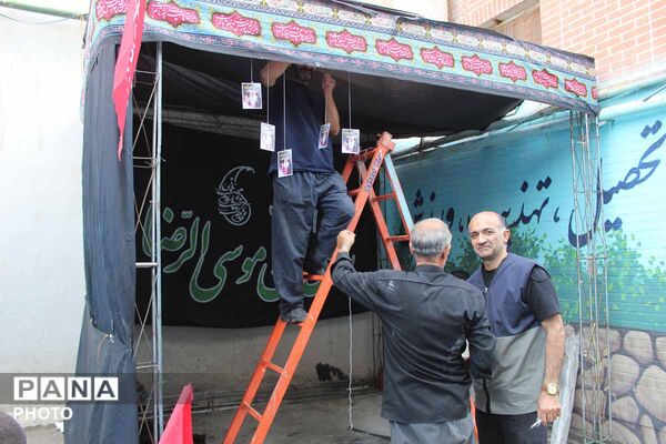 خدمت خالصانه قرارگاه جهادی حضرت جوادالائمه(ع) جاجرم به زائران امام رضا(ع) در مشهد مقدس 