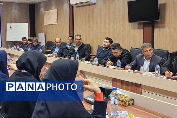 جلسه‌ هماهنگی رابطان کمیته امداد امام خمینی(ره) در بهارستان دو