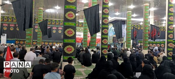 آیین گرامیداشت چهارمین ماهگرد شهادت «رهبر شهید» و شهدای دانش‌آموز دبستان شجره طیبه میناب
