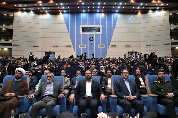 همایش بزرگ تجلیل از معلمان نمونه شهر تهران توسط وزیر آموزش و پرورش
