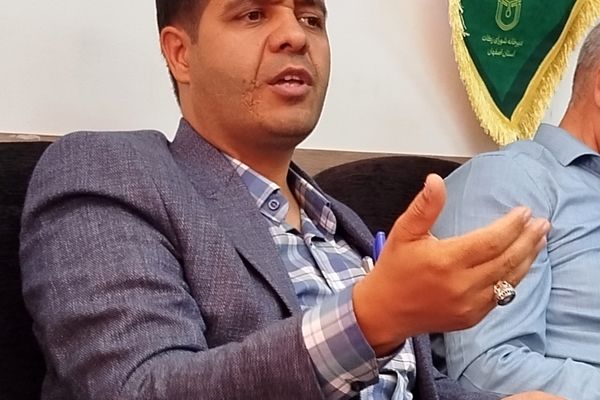 ۲۱۰۰ حامی معنوی در شهرستان برخوار از کودکان یتیم حمایت می‌کنند