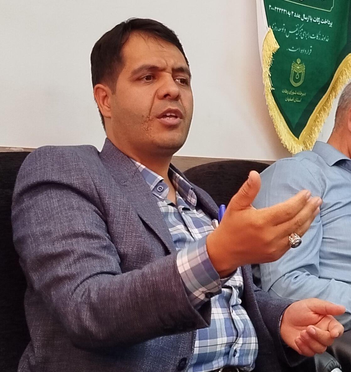 ۲۱۰۰ حامی معنوی در شهرستان برخوار از کودکان یتیم حمایت می‌کنند